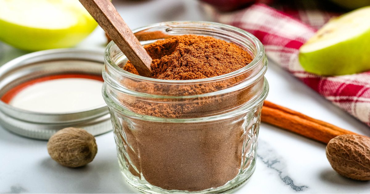 Easy 4-Ingredient Homemade Apple Pie Spice Recipe - Flour on My Fingers